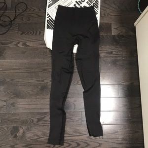 Lululemon “Zone in Tight” leggings